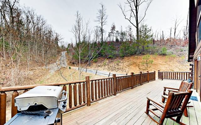 Moonshine Mountain Lodge - 2 Br Cabin