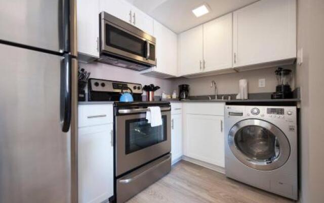 Downtown Convenience with Breathtaking Rooftop Views!