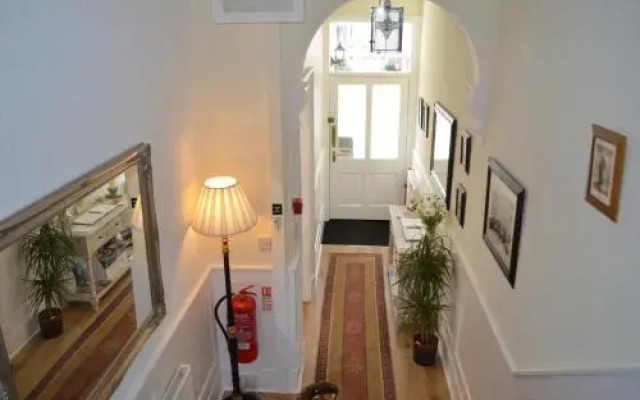 High Tor Guest House