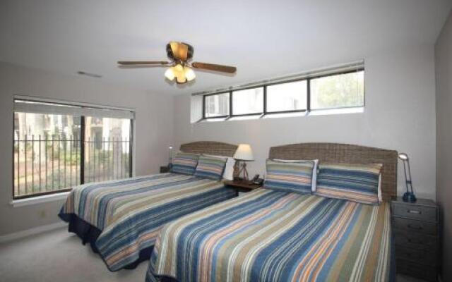 22 Springwood Villa 3 Br villa by RedAwning