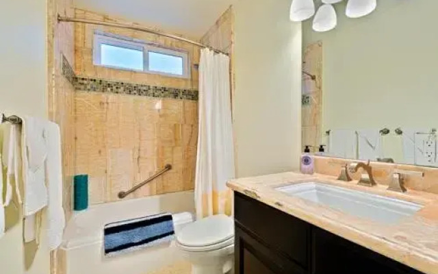 NB-214 - Coral Beach House