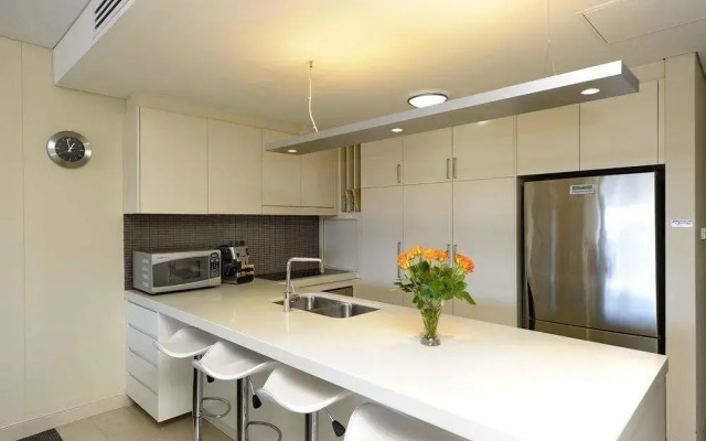Cote D'Azur,  Unit 43/61 Donald Street