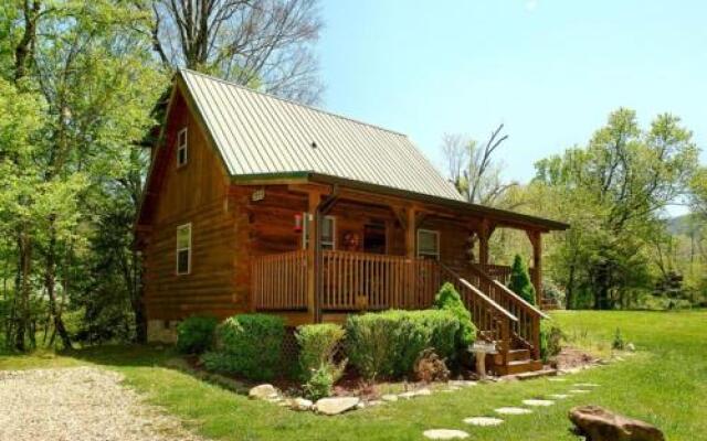 A Bit of Heaven - 2 Bedrooms, 2 Baths, Sleeps 8 Cabin by RedAwning