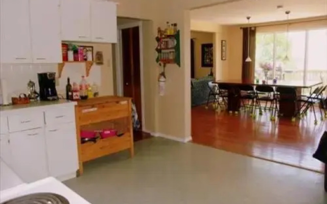 Bear on the Lake Guesthouse