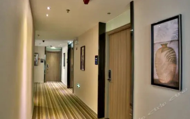 Zhangzhou Lianyi Business Hotel