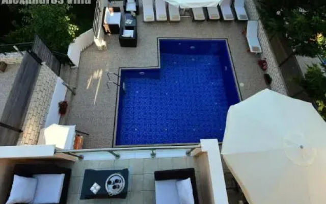 Alexandros Villa