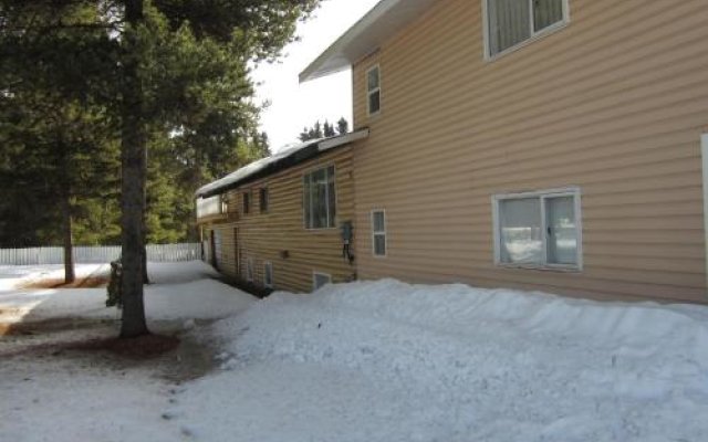 Whispering Pines Motel & Cabins