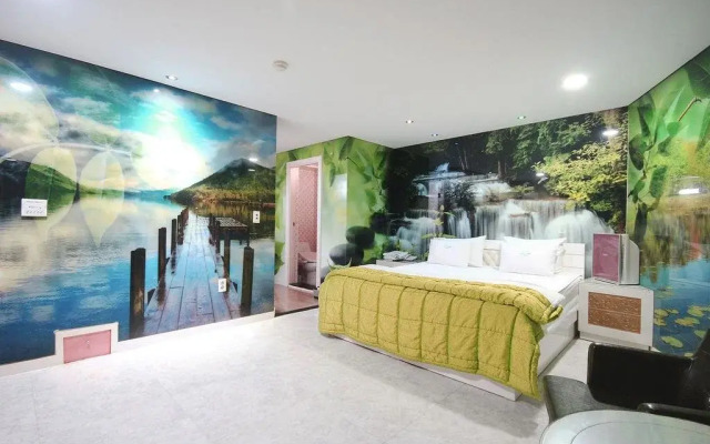 Somnus Motel