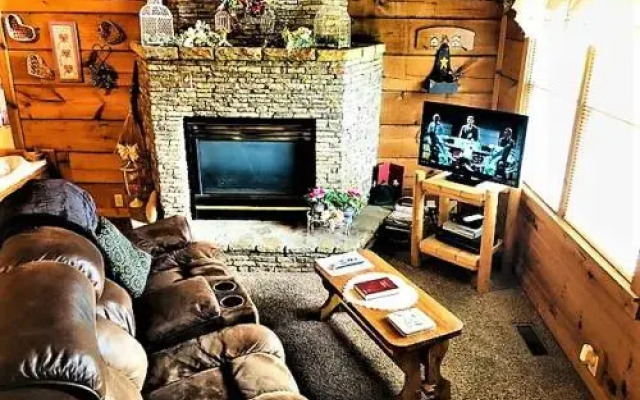 Twin Hearts - Studio Cabin