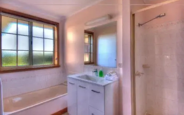 Freycinet Villa 1