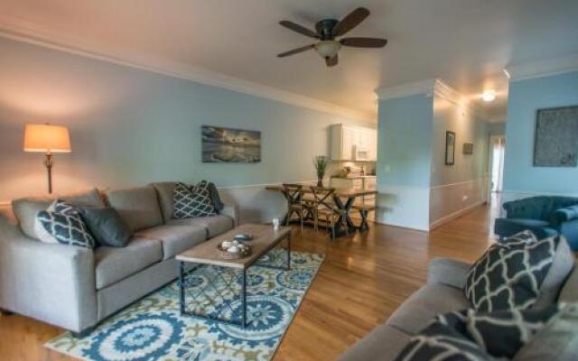 210 W Cooper - Seaesta on 2nd