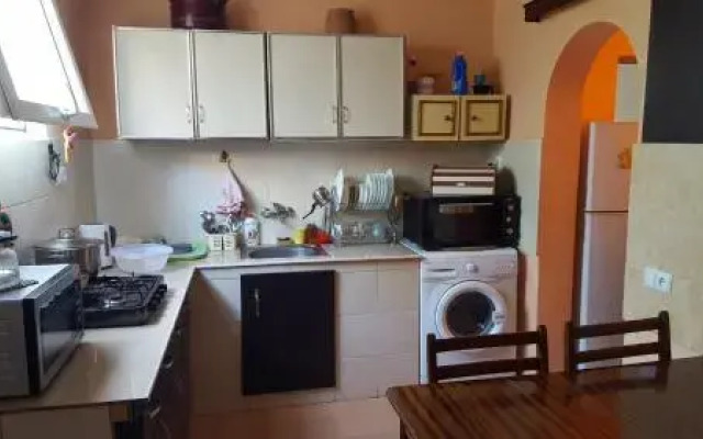Guest House Guna