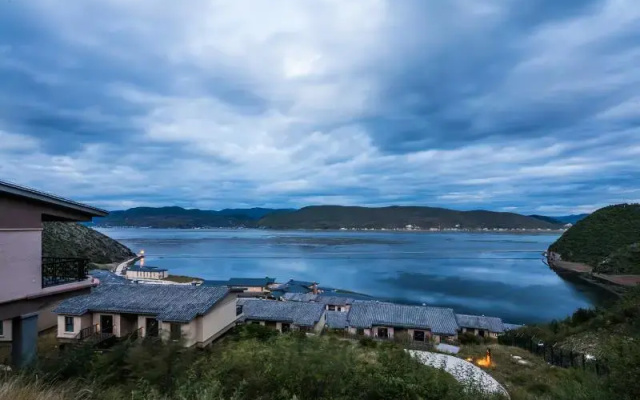 High Mountain Resort - Shangri-La