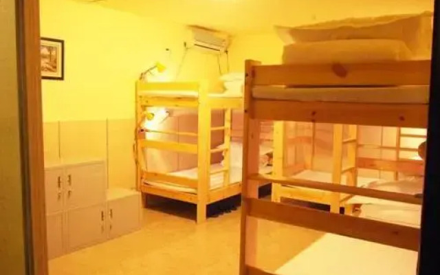 Uhome Youth Hostel
