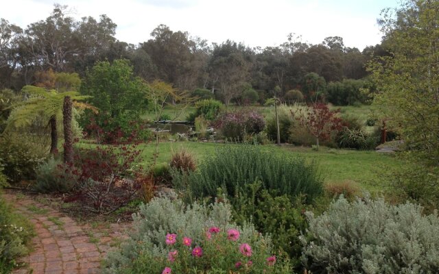 Glenelg on King Bed & Breakfast