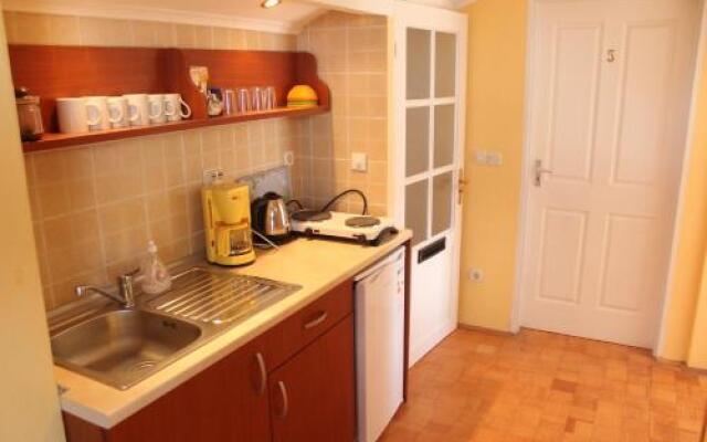 Pension/Appartement Lale