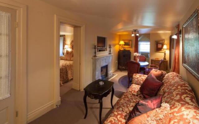 Russell Manor Bed & Breakfast
