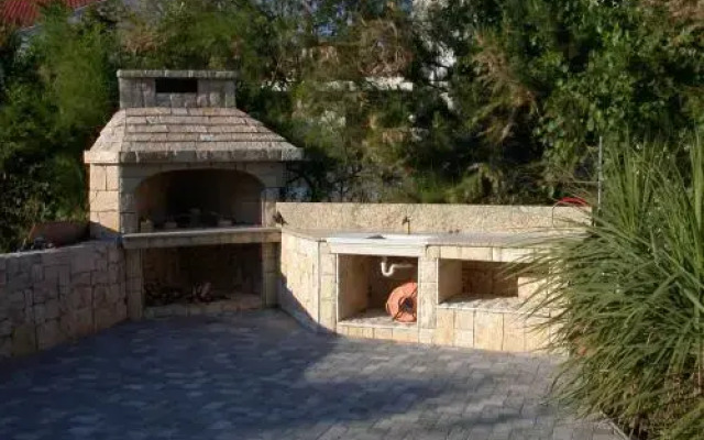 Vis a Vis Apartments