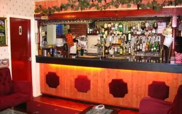 Broadway Hotel