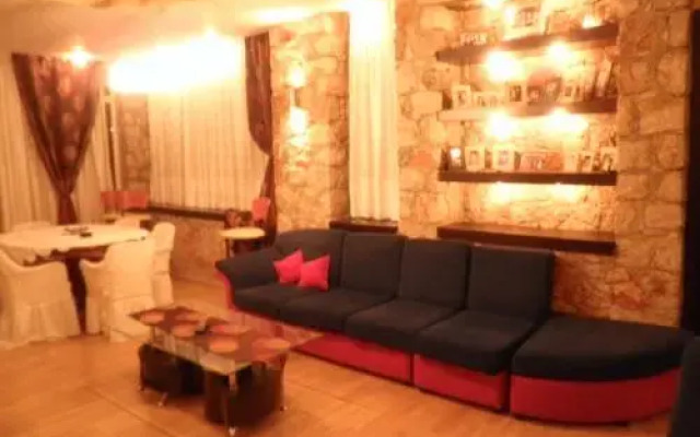 Kostas Studios