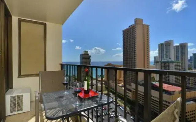 Waikiki Banyan Remodeled Ocean-View Condo 2212