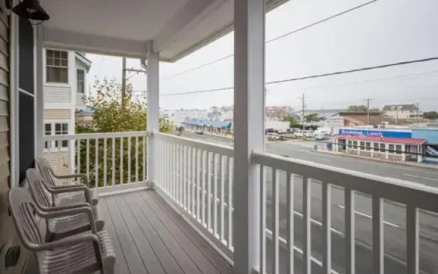 1602 Sunburst 111 Home