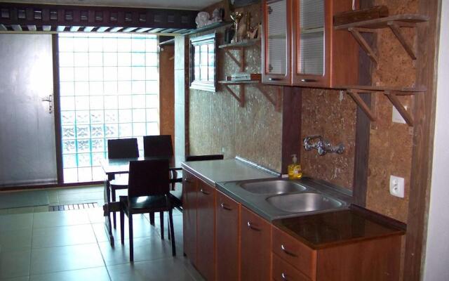 Alexandria Apartment