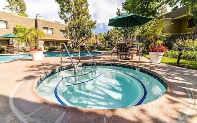 Visalia Apartment #873932 by RedAwning
