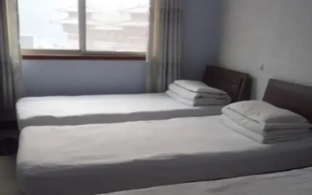 Huixian Baligou Songyingge Hotel