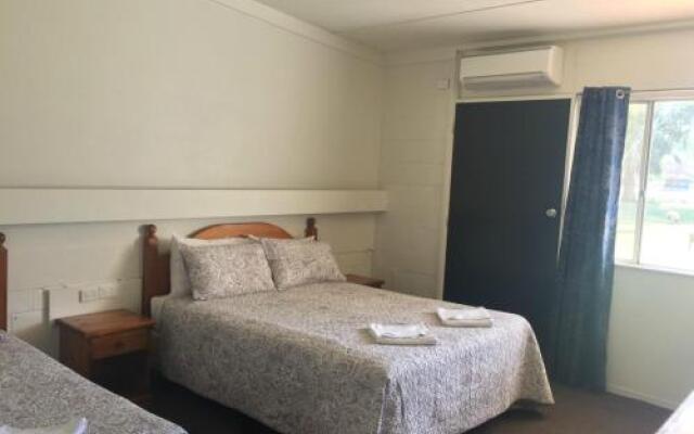 The King's Own Hotel Motel