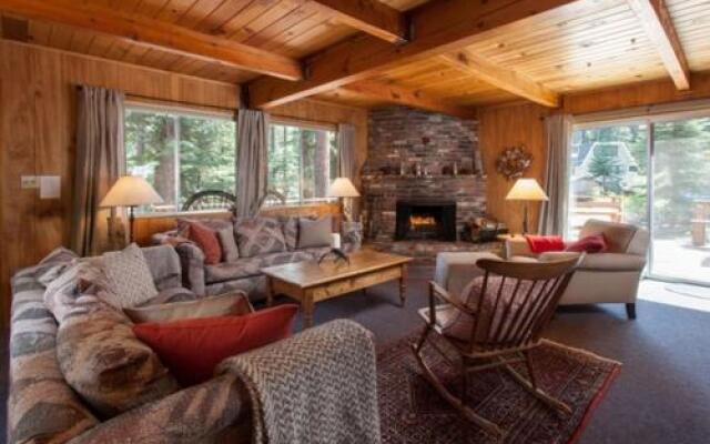 Iravani Dog Friendly Cabin by RedAwning