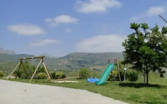 Cantueso Rural Cottages And Restaurant