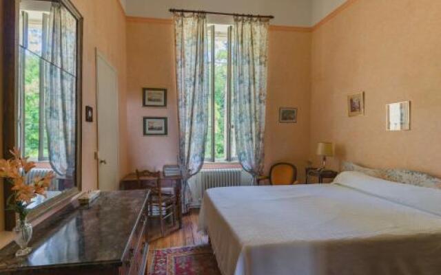 Maison d'hôtes - Villa Les Pins - Lempaut