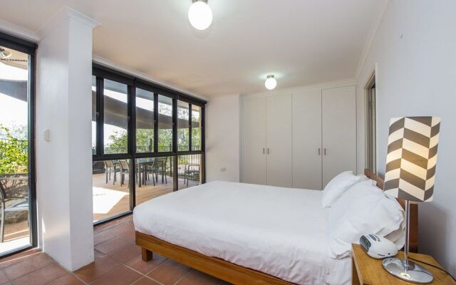 The Beach House at Arthur Bay