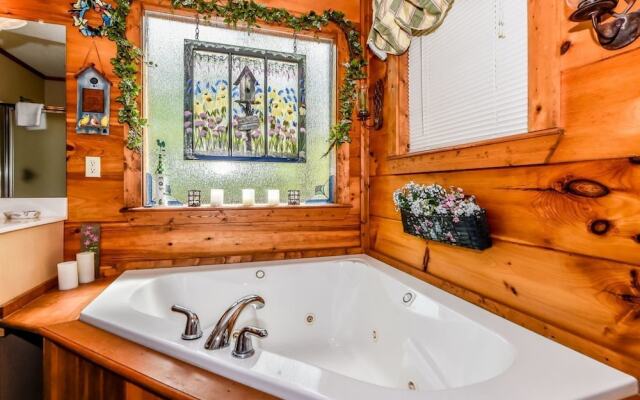 Candlelight - 2 Br home by RedAwning