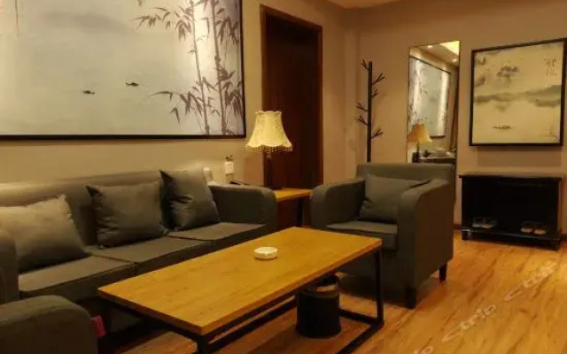 Kunlun Leju Business Hotel (Nanyang Xinchen Road)