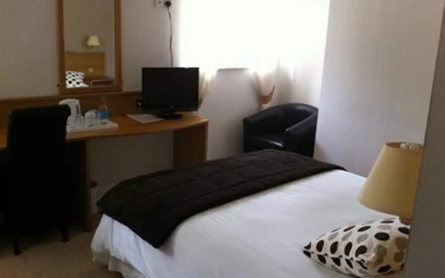 Red Lion & Cellar Room Hotel