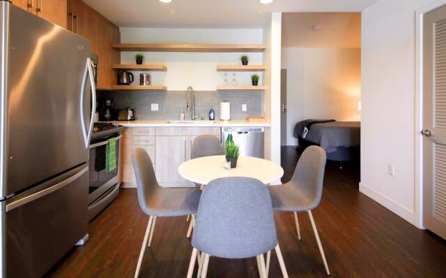 Hollywood Apartments by Barsala