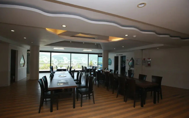 UN Tourist Hotel