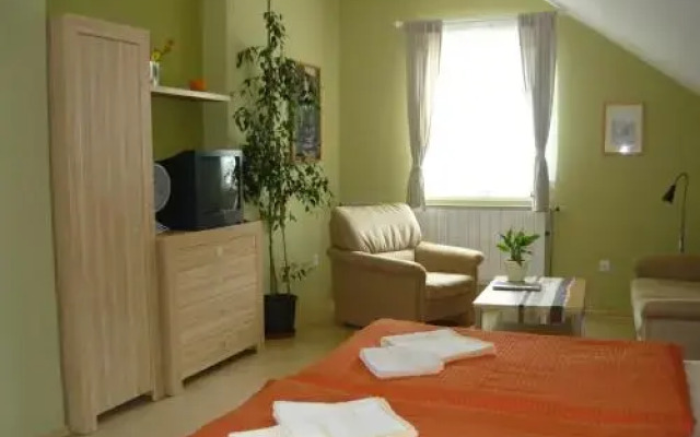 Alsólövér Apartman