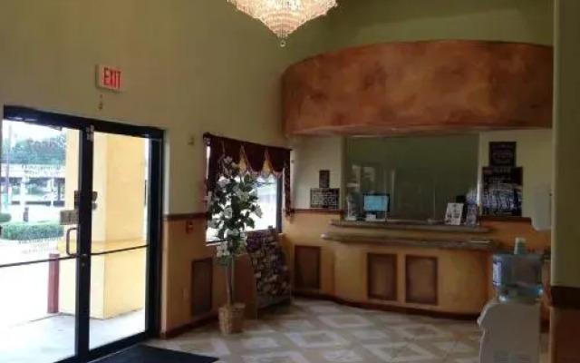 Woodland Inn and Suites