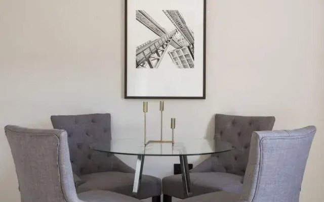 Posh 2BR Westminster Suites by Sonder