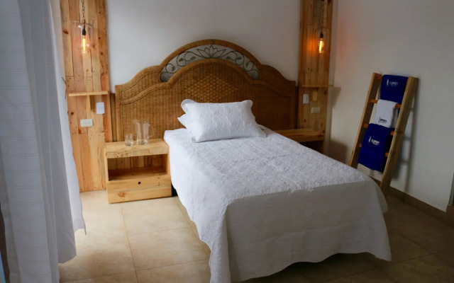 Flipper's Hotel Galapagos