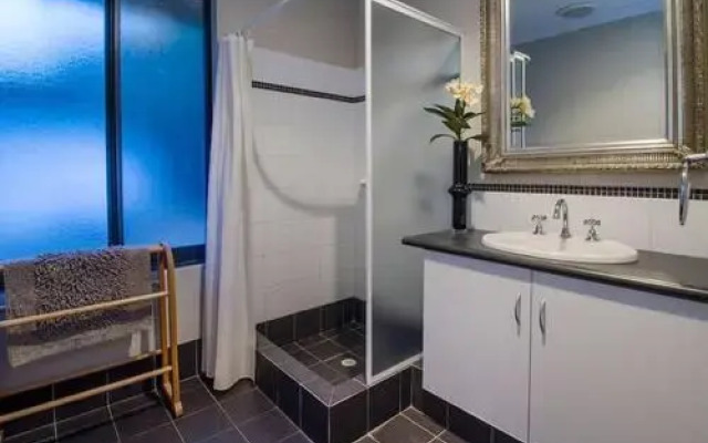 Yallingup pet friendly Bush retreat
