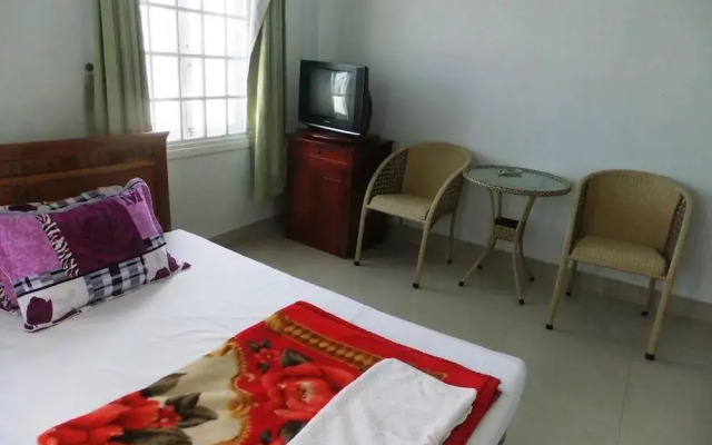 Eena Hotel
