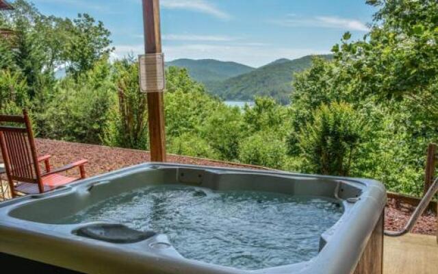 Light`s Mountain Lake Overlook