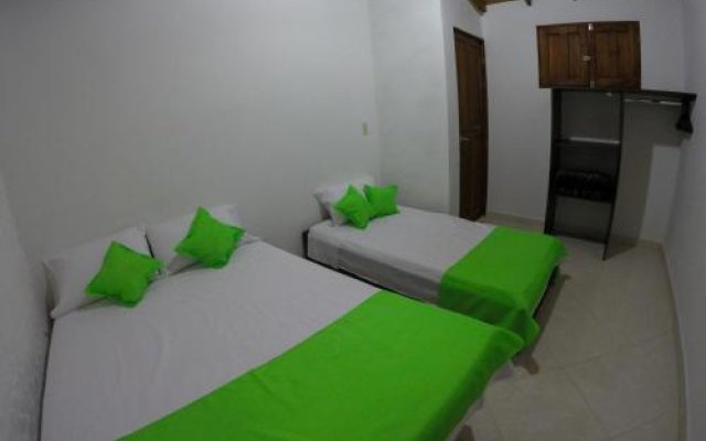 Fami Hotel Vive Jardin - Hostel