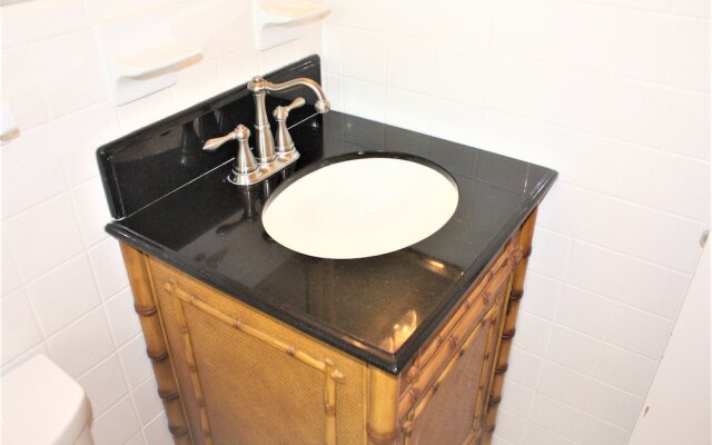 Jamaica Royale - 006 - 1 Br Condo