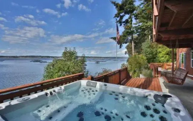 The Evans Beach House