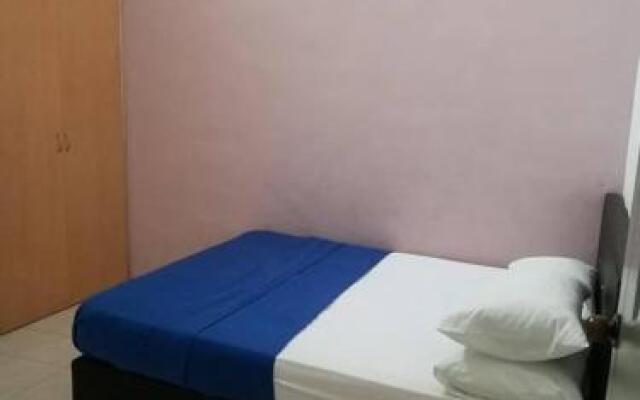 Homestay Husna Ipoh Station 18